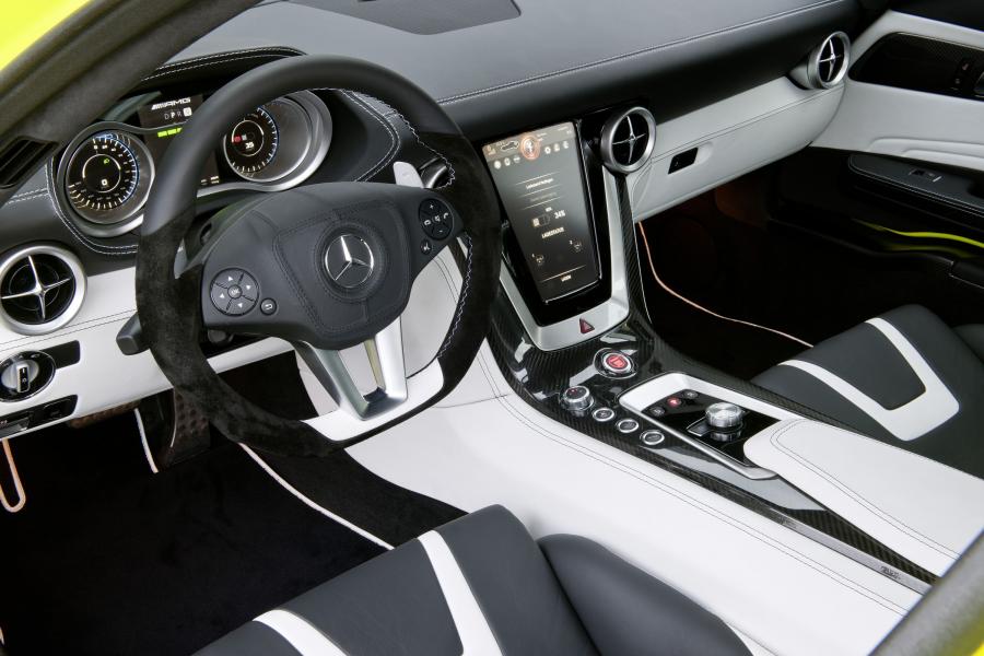  Mercedes-Benz SLS AMG E-Cell 2015 года  (фото 2 из 5)